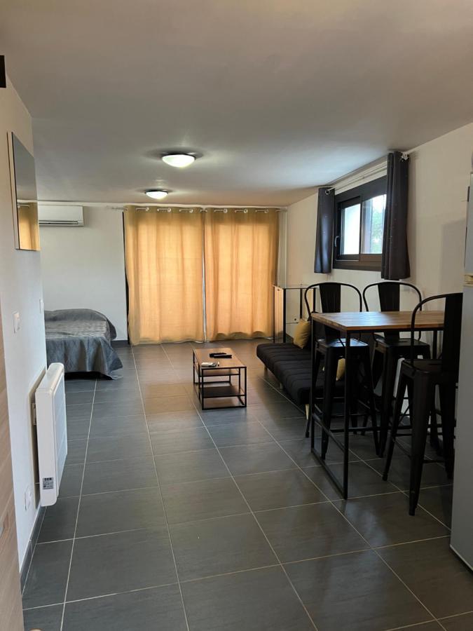 Rez de villa avec extérieur et plancha Taradeau Esterno foto